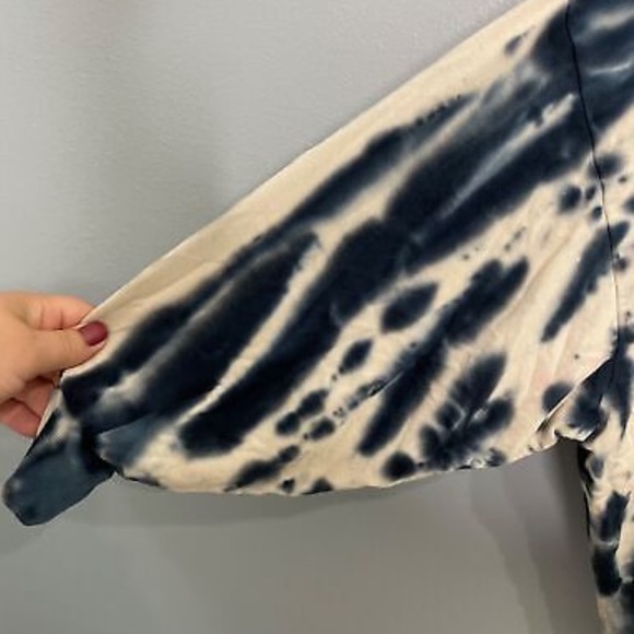 Young Fabulous and Broke tie dye sweatshirt blue and cream Small 💙🖤🤍 NWOT - Picture 4 of 4